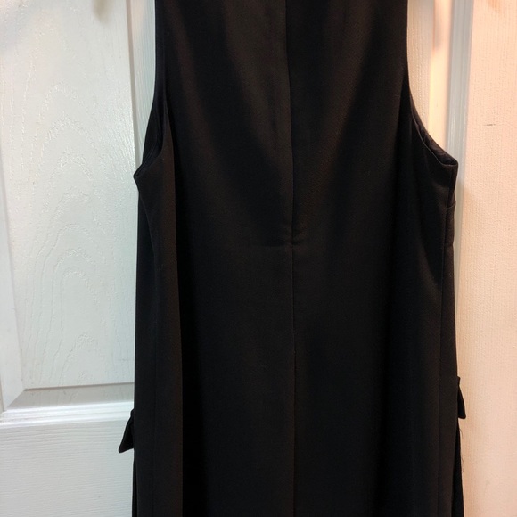 Editorial Black Oversized Dress - Picture 3 of 6